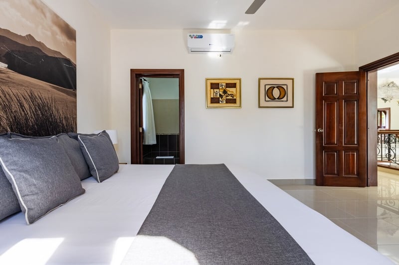 Colonial Beach Villa