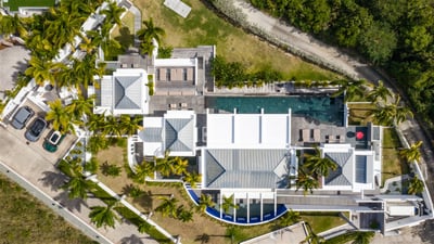 Luxury Villa Photo #6