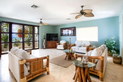 Luxury Villa Photo #9