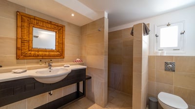 Luxury Villa Photo #30