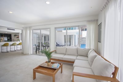 Luxury Villa Photo #15