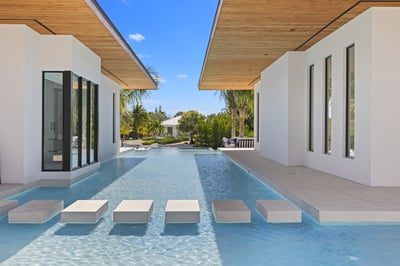 Luxury Villa Photo #6