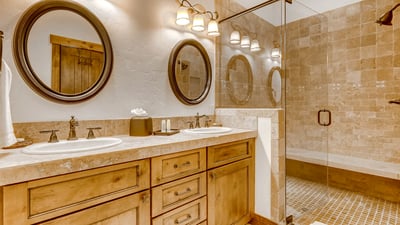 King Suite 2 on upper level ensuite bath