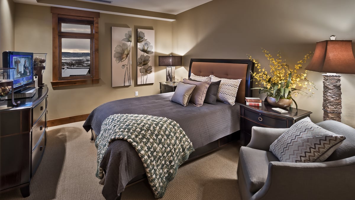 Sleeping Giant Residence