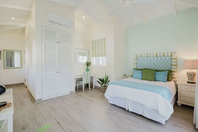 Luxury Villa Photo #35