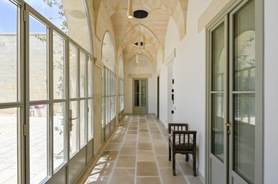 Luxury Villa Photo #18