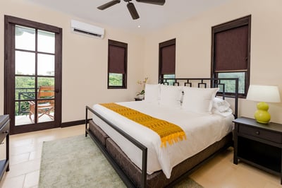 Luxury Villa Photo #18