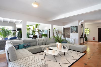 Luxury Villa Photo #13