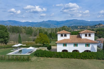 Luxury Villa Photo #8