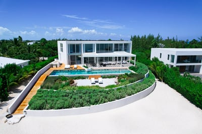 Luxury Villa Photo #9