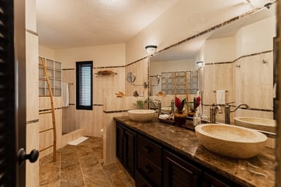 Luxury Villa Photo #39
