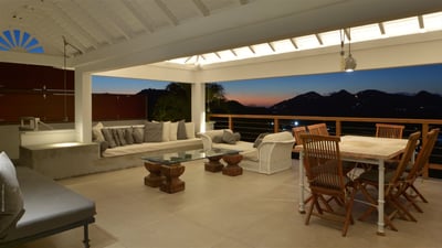 Luxury Villa Photo #19