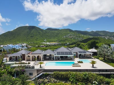 Luxury Villa Photo #3