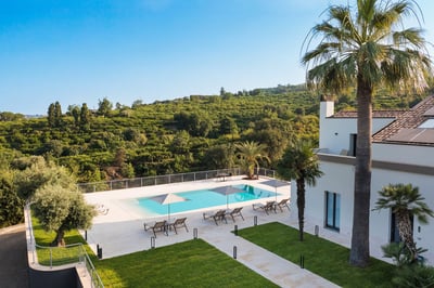 Luxury Villa Photo #6