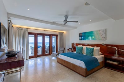 Luxury Villa Photo #6