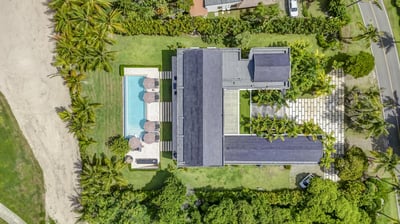 Luxury Villa Photo #2