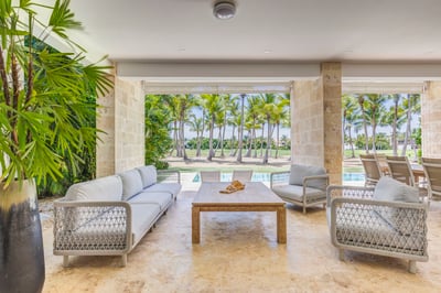 Luxury Villa Photo #15