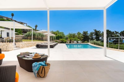 Luxury Villa Photo #10
