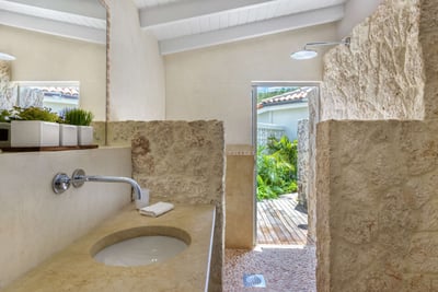 Luxury Villa Photo #23