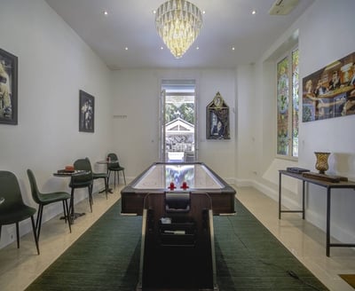 Luxury Villa Photo #18