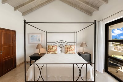 Luxury Villa Photo #23