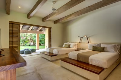 Luxury Villa Photo #16