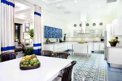 Luxury Villa Photo #6
