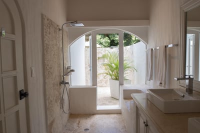 Luxury Villa Photo #29