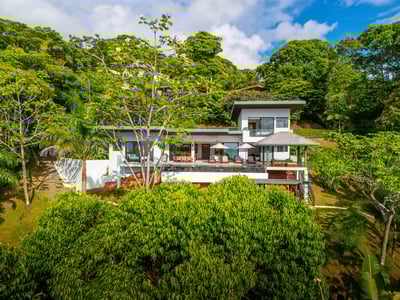Luxury Villa Photo #4