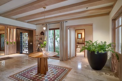 Luxury Villa Photo #24