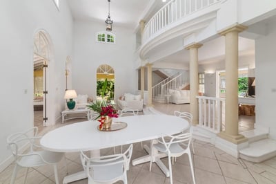 Luxury Villa Photo #23