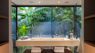 Luxury Villa Photo #32
