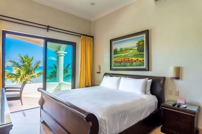 Luxury Villa Photo #45
