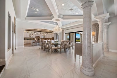 Luxury Villa Photo #17