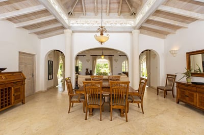 Luxury Villa Photo #10