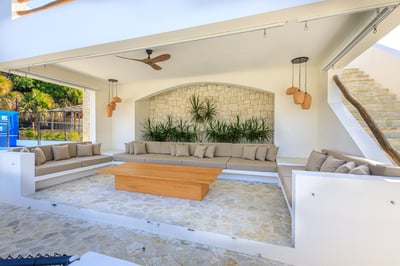 Luxury Villa Photo #12