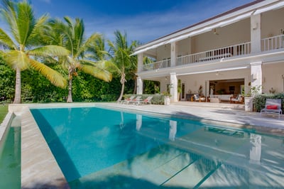 Luxury Villa Photo #9