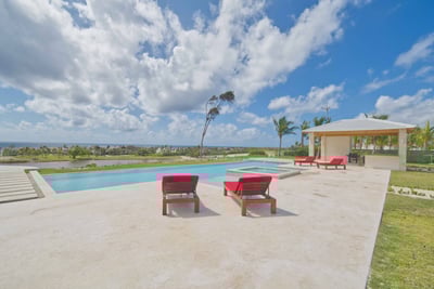Luxury Villa Photo #2