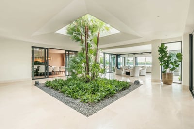 Luxury Villa Photo #34