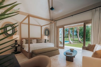 Luxury Villa Photo #26