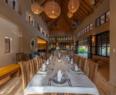 Luxury Villa Photo #32