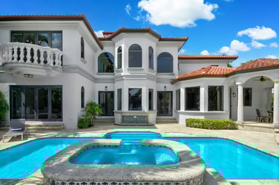 Luxury Villa Photo #4