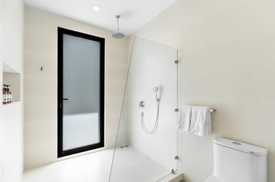 Main House – Primary 1 Private Ensuite