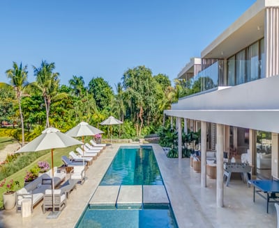 Luxury Villa Photo #3