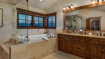 Chalet Beliza - Primary ensuite