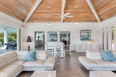 Luxury Villa Photo #16