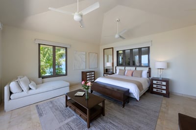 Luxury Villa Photo #22