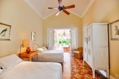 Luxury Villa Photo #24