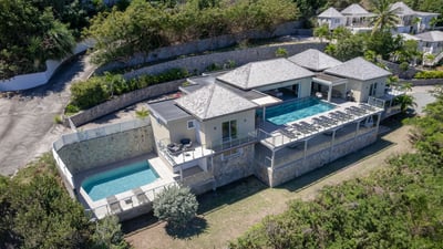 Luxury Villa Photo #2