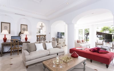 Luxury Villa Photo #17